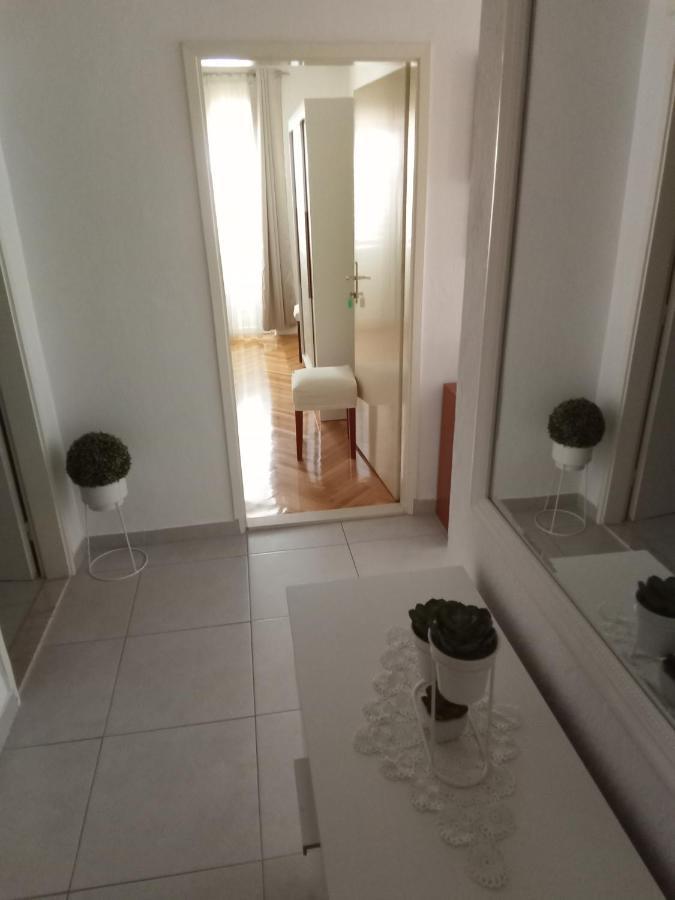 Apartments Smiljana Mucic Makarska Eksteriør billede