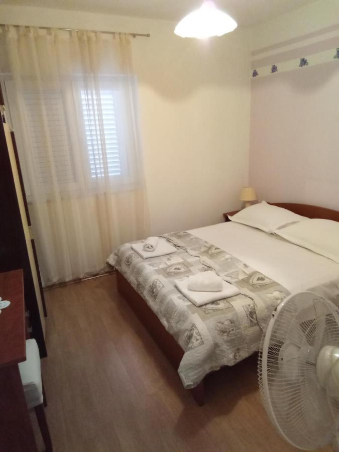 Apartments Smiljana Mucic Makarska Eksteriør billede